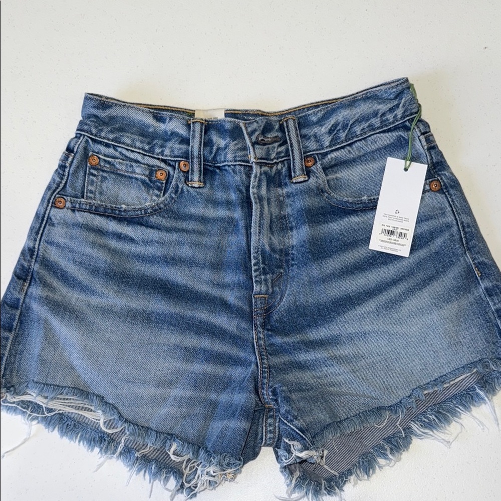 AE77 The high Rise Cut Off Shorts
